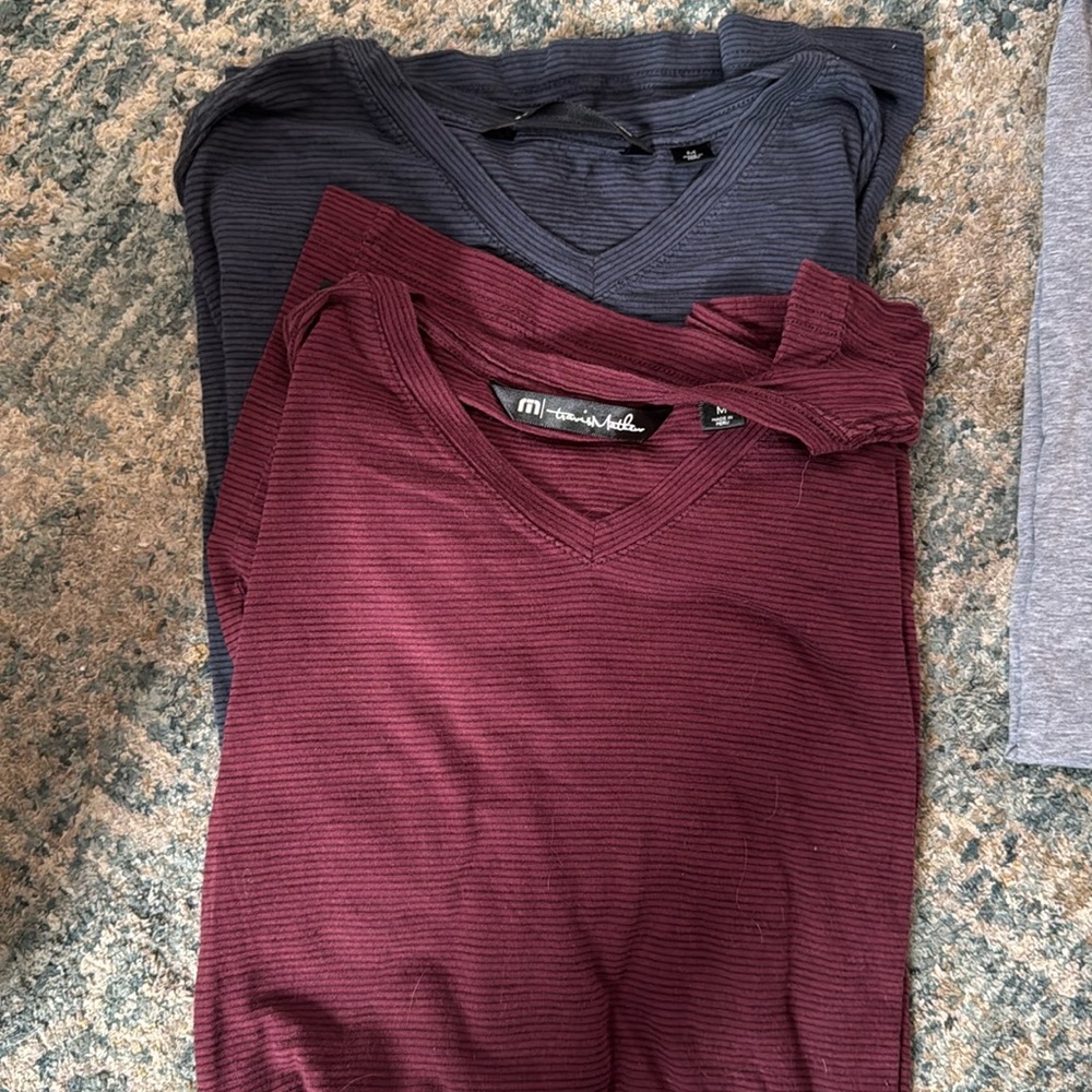 Like new- never worn Travis mathew t shirts